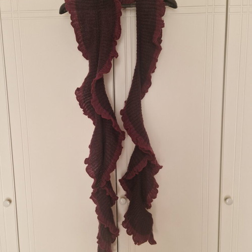BSB wool scarf like new, eggplant color with ruffles