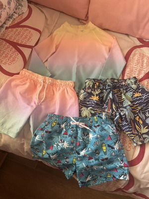 Παιδικά μαγιό με αντιηλιακό μπλουζάκι H&M σαν καινούργια, ηλικίας 2-4 ετών