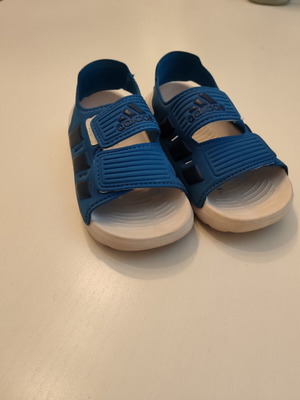 Adidas Altaswim 2.0 blue kids beach shoes size 26, like new