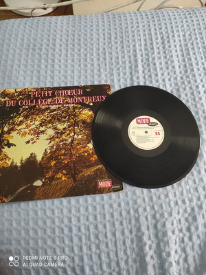 Petit Choeur Du College De Montreux LP like new, traditional