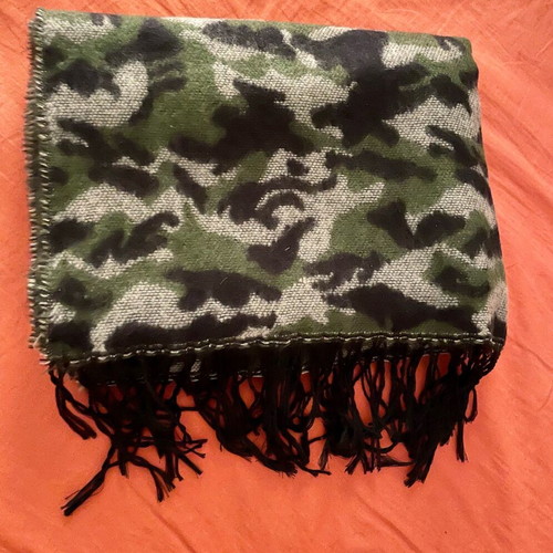 Zara large pashmina like new, gray and green