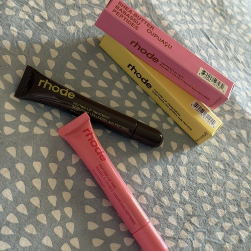 Rhode Peptide Lip Treatment new, Jelly Bean and Caramelised Banana