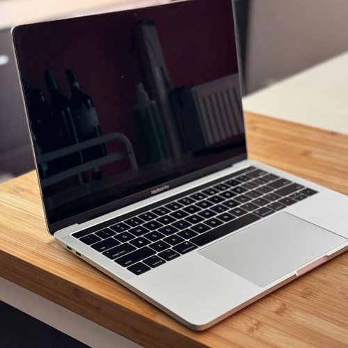 Apple MacBook Pro Touch Bar 13-inch 2016 like new