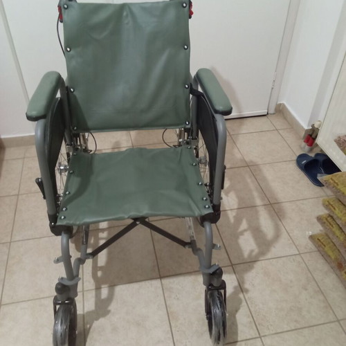Wheelchair new, foldable and lightweight