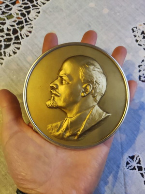 Lenin commemorative medal like new, 1970s Soviet Union, 10 cm diameter