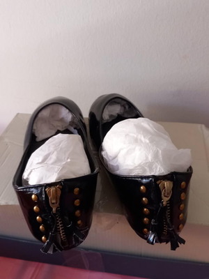 Patent leather ballerinas with back zipper size 39 like new