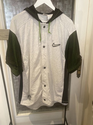 Nike men's jacket like new, light gray with green mesh sleeves