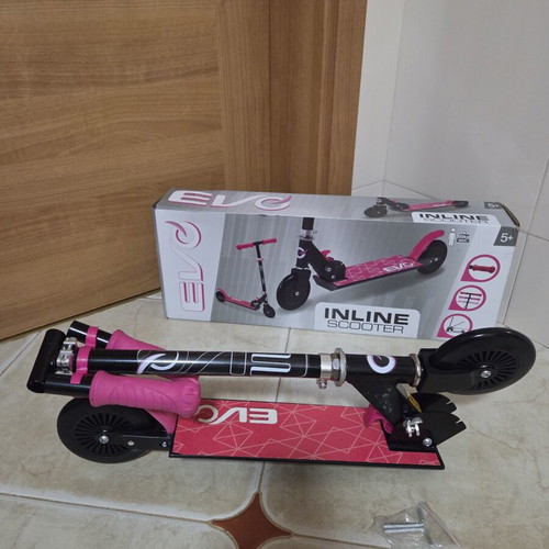 EVO Kids Scooter foldable with adjustable handlebar height