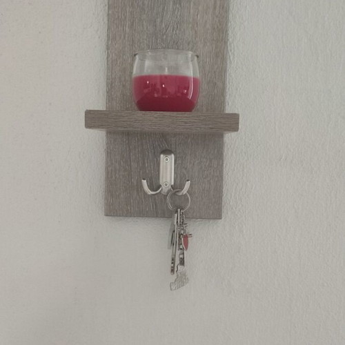 Shelf key holder like new, practical wall hook