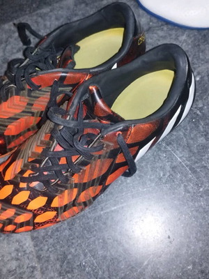 Adidas Predator футболни обувки като нови, номер 41, оранжево-черни