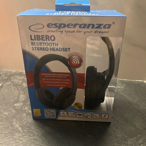 Wireless Bluetooth On Ear headphones new, black with 4 hours battery