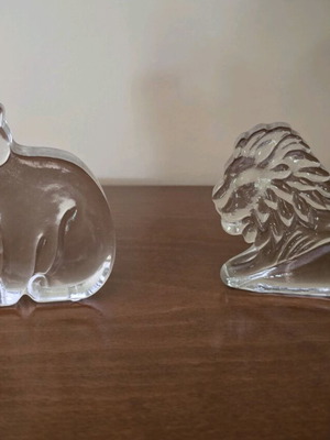 Glass decorative figures in cat and lion shapes like new