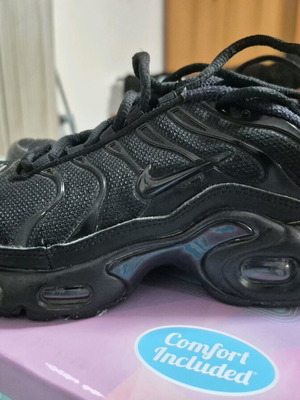 Nike TN αθλητικά παπούτσια σαν καινούργια, μέγεθος 35.5, μαύρα