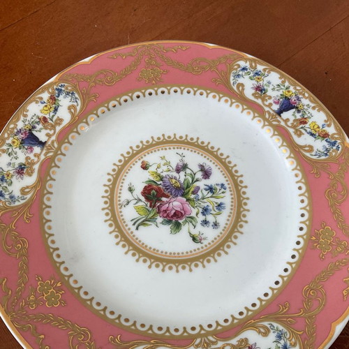 Sevres plate in excellent condition, porcelain, 18th century replica