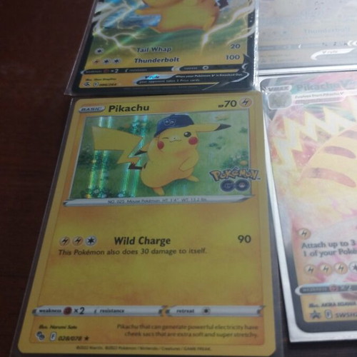 Pikachu card pack, like new, 6 cards