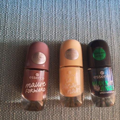Essence nail polishes set of 3 like new