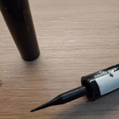 Black liquid eyeliner