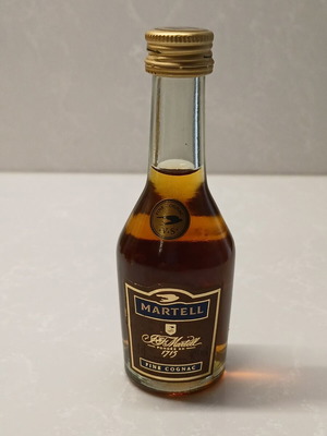 Martell VS Fine Cognac miniature like new, 3 cl, sealed drink