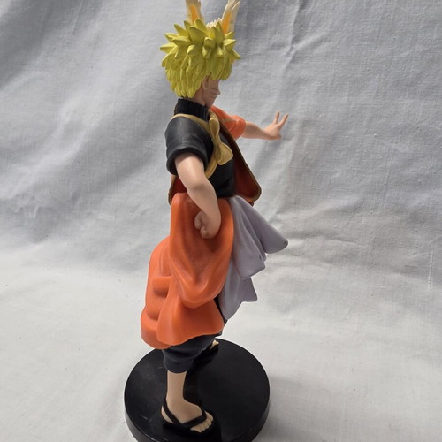 Naruto Uzumaki figure from Naruto Shippuden 20th Anniversary, like new
