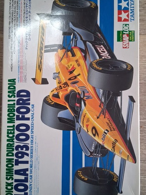 Tamiya Lola T93/00 Ford plastic model kit