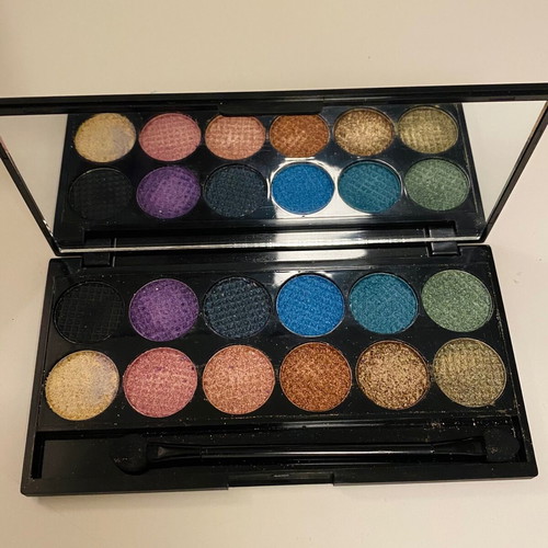Sleek eyeshadow palettes like new, set of 6