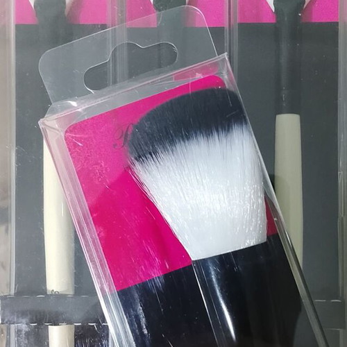 Makeup brushes set 12 + 1 new in box Betty