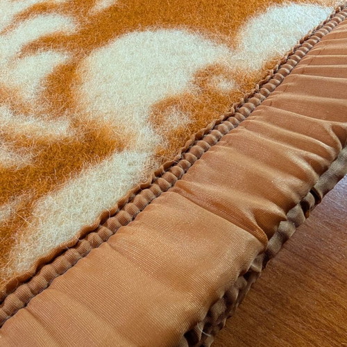Double-sided smooth wool blanket 220x200 like new