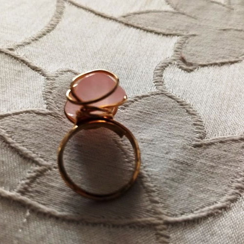 Ring with pink transparent stone wrapped in copper wire, new, adjustable size