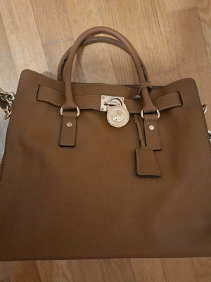 Τσάντα Michael Kors Hamilton large μεταχειρισμένη, καφέ ώμου