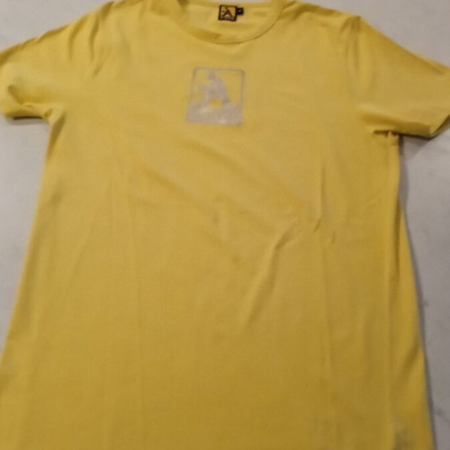 A-Style men's t shirt like new, yellow, size L