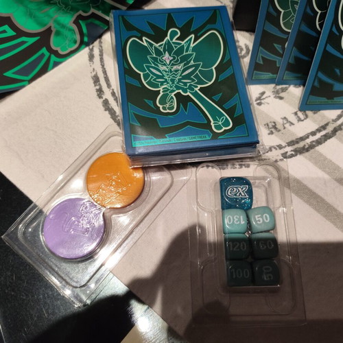 Pokémon Twilight Masquerade Elite Trainer Box like new, complete except boosters and energy