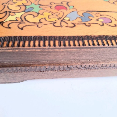 Wooden box like new with inlays and traditional Bulgarian motifs
