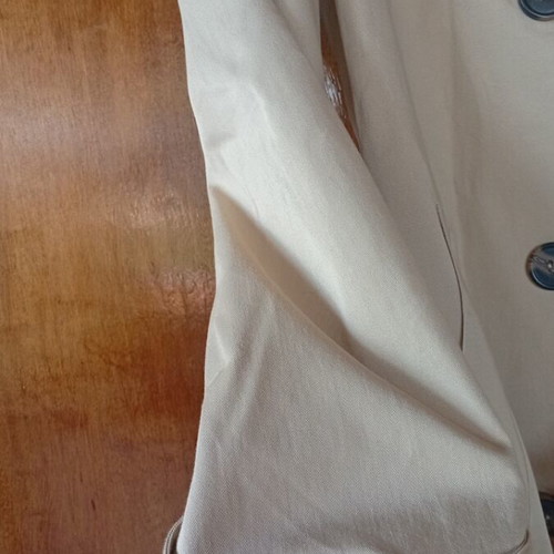 Trench coat Pink Woman medium like new with belt and pockets