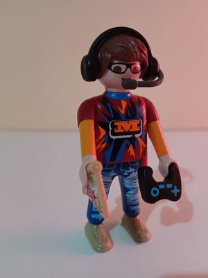 Playmobil έφηβος μεταχειρισμένος, σε άριστη κατάσταση, 2 κομμάτια