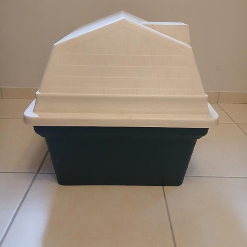 Dog house plastic used
