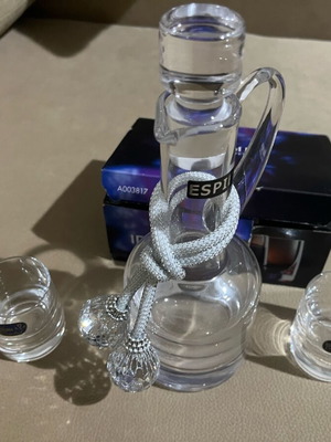 Carafe set with 6 crystal shot glasses like new