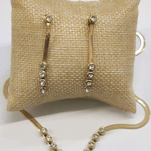 Jewelry set made of gold-colored steel new, necklace and earrings