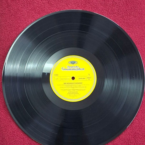 Das Weihnachtskonzert LP Berliner Philharmoniker with Herbert von Karajan like new, classical