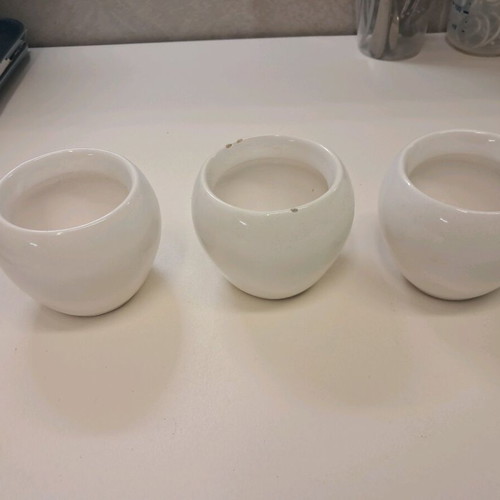 Small flower pots used, white glossy