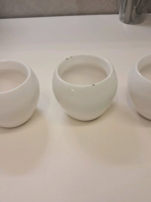 Small flower pots used, white glossy