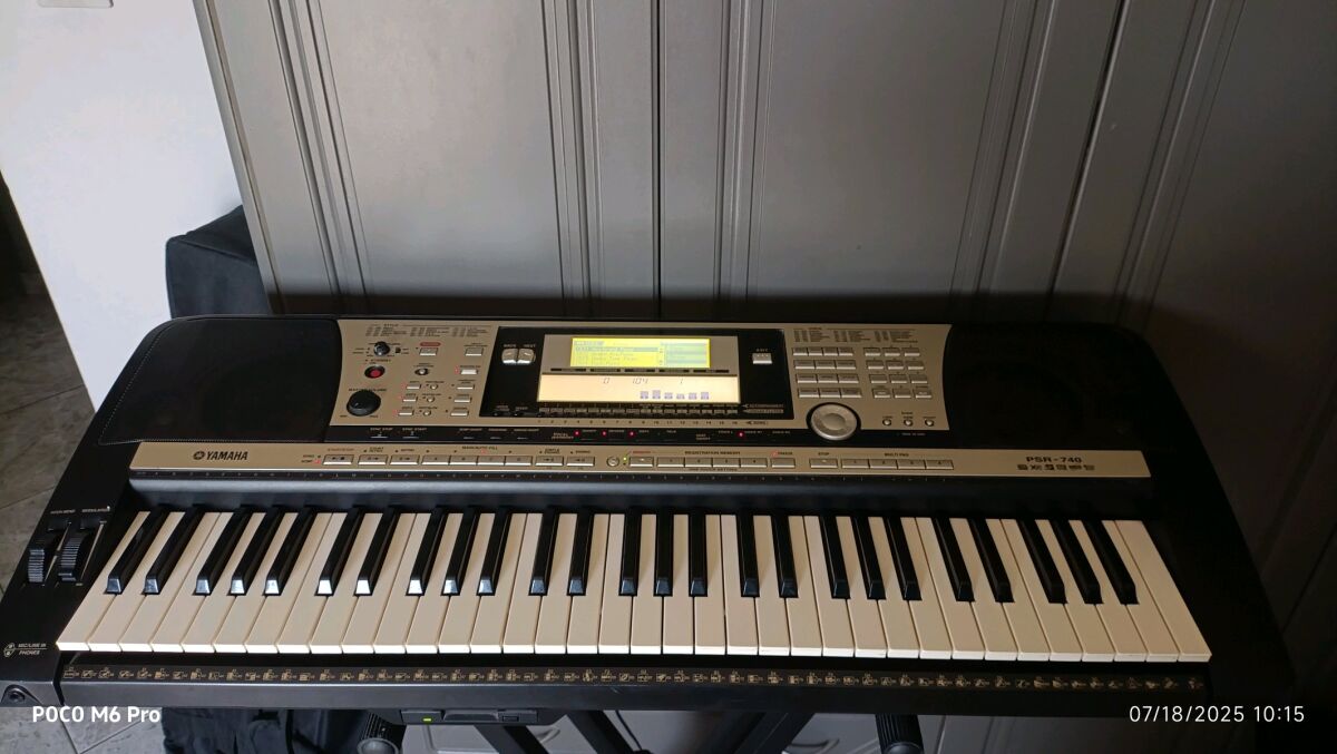 Yamaha PSR-740 keyboard like new - € 150,00 - Vendora.cy