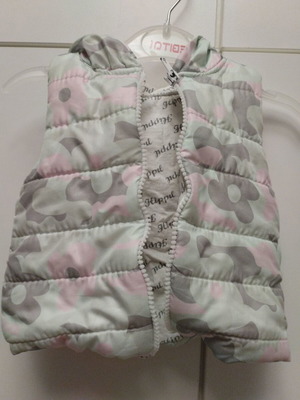 Baby vest used 9-12 months