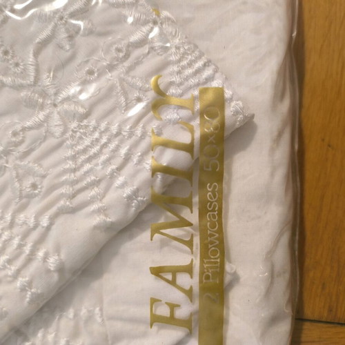 Bed sheet set new, 2 sheets 200x250 and 2 pillowcases 50x80