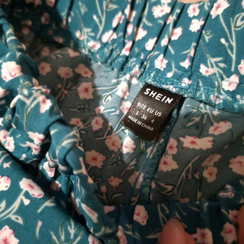 Shein set shorts and floral top like new, size S