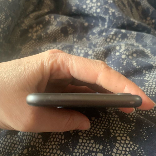 iPhone 8 like new, excellent condition