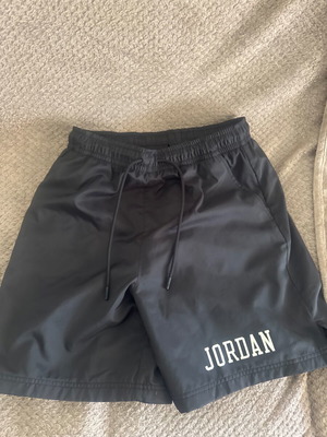 Jordan shorts size M like new, black