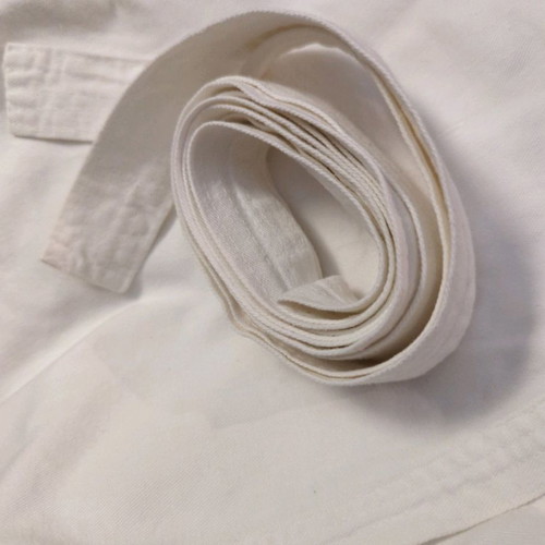 Taekwon Do uniform used, size XL, white belt