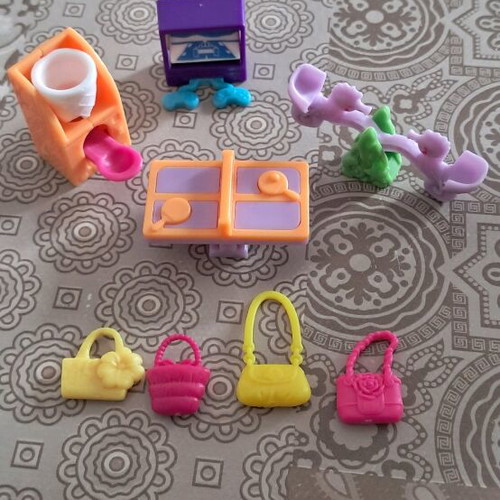 Polly Pocket toys and bags used