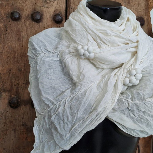 Coquette Sisley scarf ecru like new with shirred details