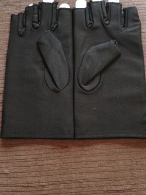 UV/LED Protection Gloves for Semi-Permanent Manicure like new, black